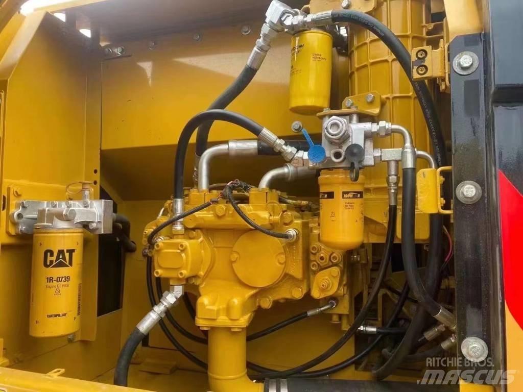 CAT 320 D Excavatoare pe șenile
