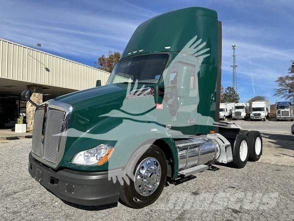 Kenworth T680 Autotractoare