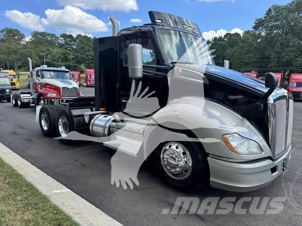 Kenworth T680 Autotractoare