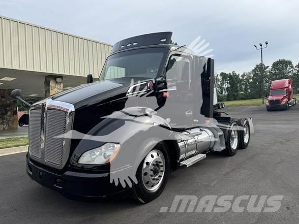 Kenworth T680 Autotractoare