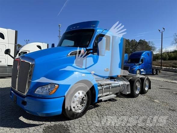 Kenworth T680 Autotractoare