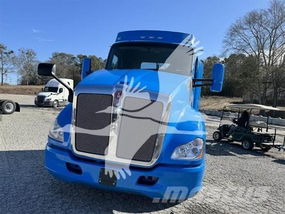 Kenworth T680 Autotractoare