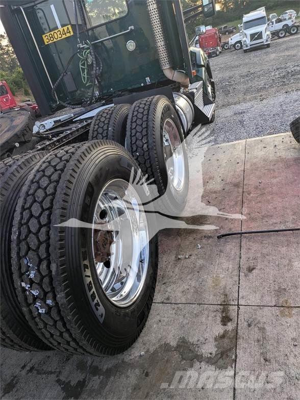 Kenworth T680 Autotractoare