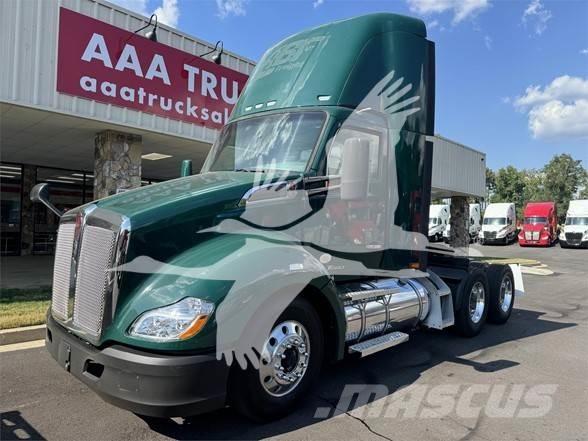Kenworth T680 Autotractoare