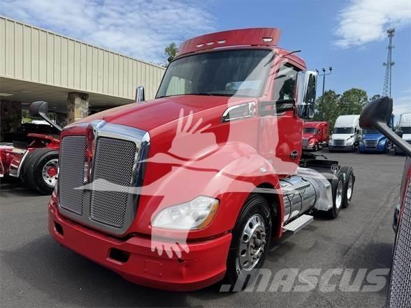 Kenworth T680 Autotractoare