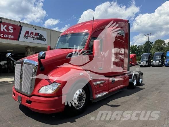 Kenworth T680 Autotractoare