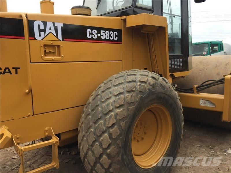 CAT CS583C Compactoare monocilindrice
