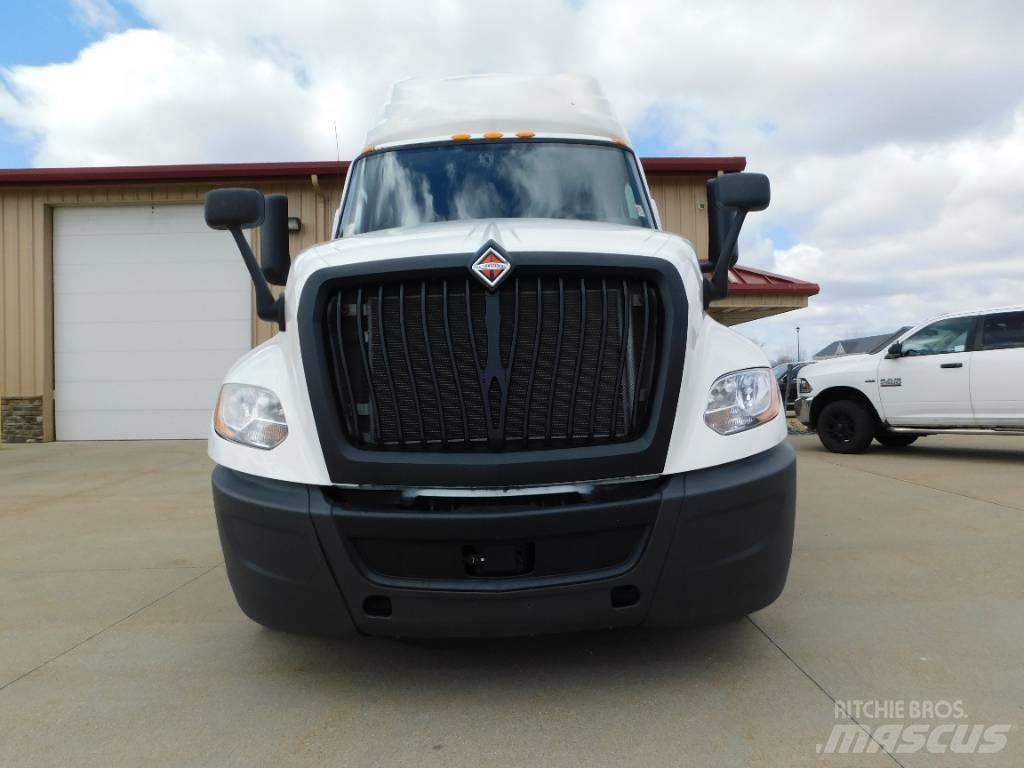 International LT 625 Autotractoare
