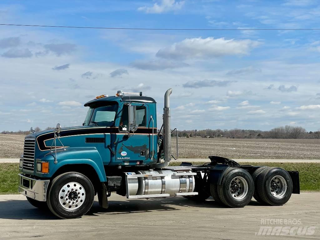 Mack CHU613 Autotractoare