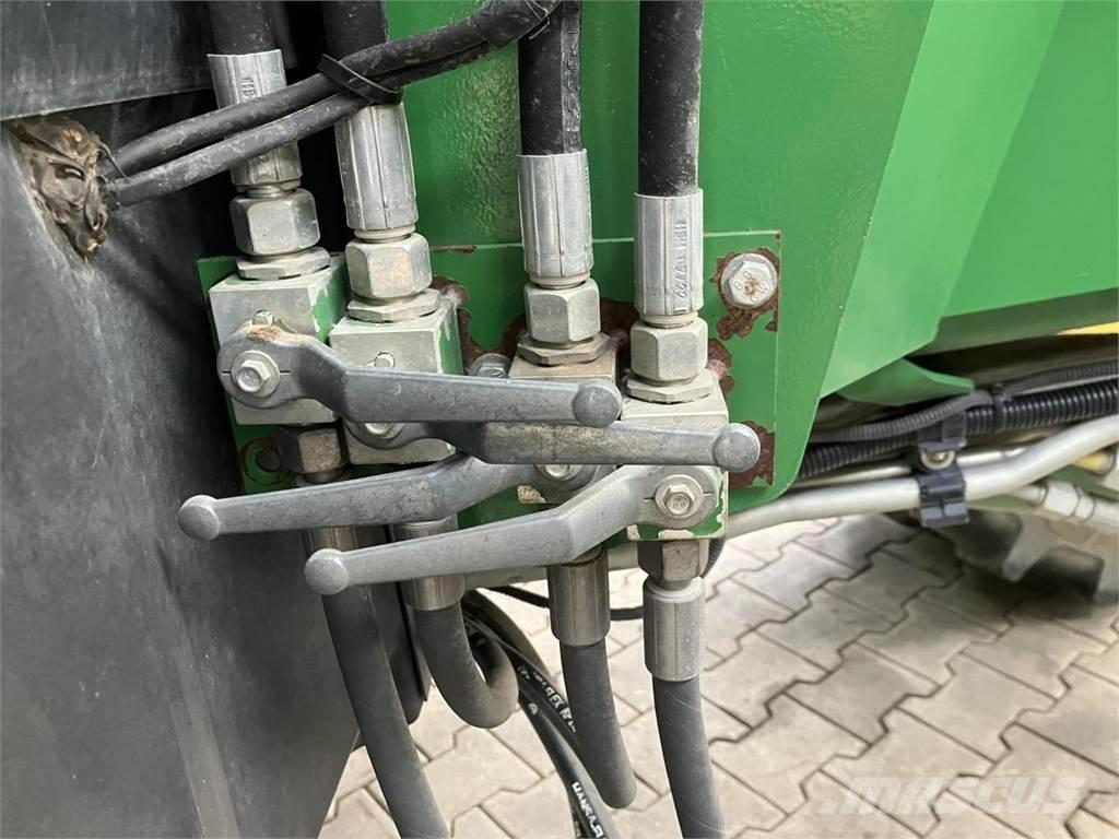 John Deere 6155R Tractoare