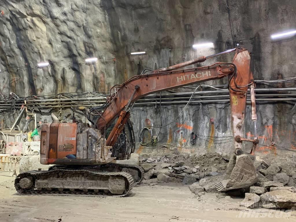 Hitachi ZX225US-5A Utilaje construcții - Altele