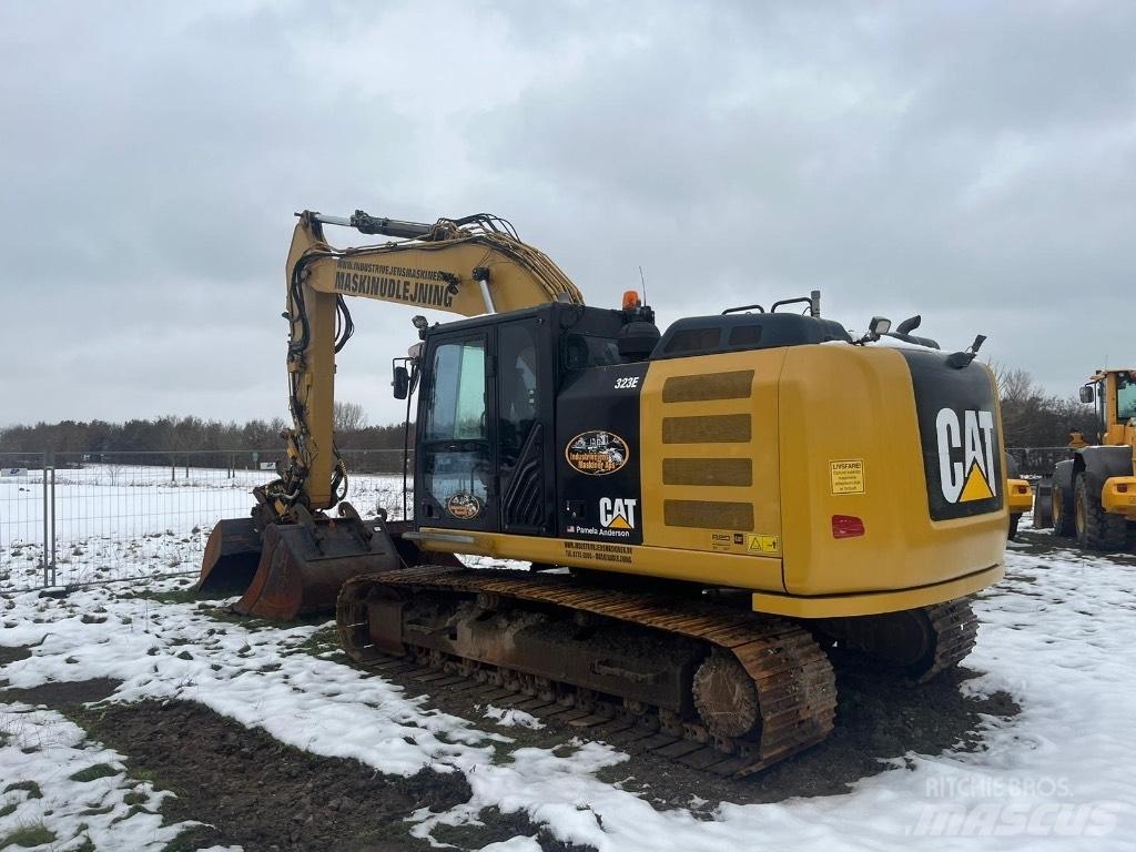 CAT 323 EL Excavatoare pe șenile
