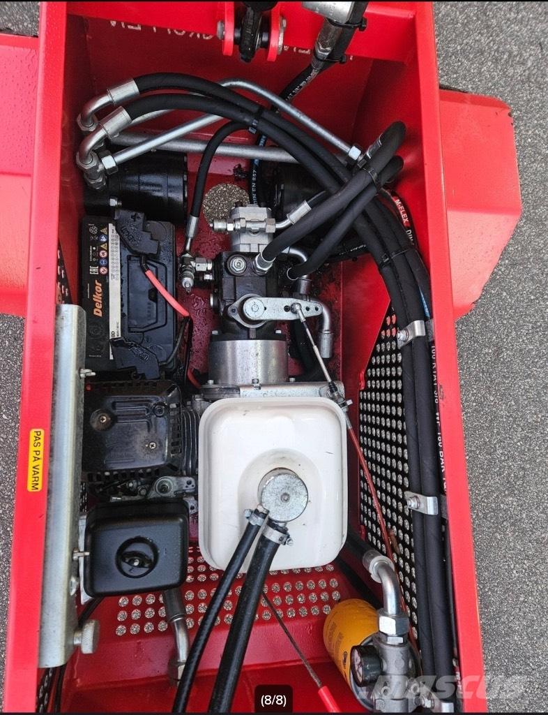 SuperSkub hydro Utilaje întreţinere terenuri - Altele
