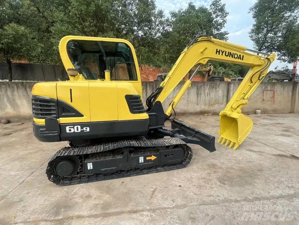 Hyundai R60-9 Excavatoare pe șenile
