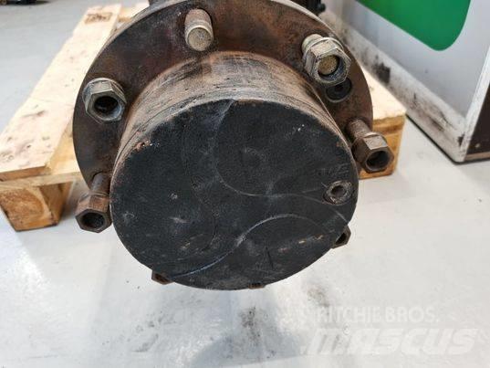 Komatsu WA 90 axle Axe