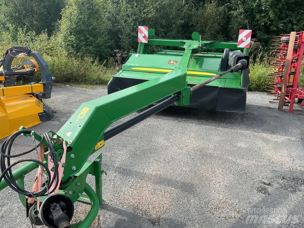 John Deere 530 Cositoare de iarba cu umidificator