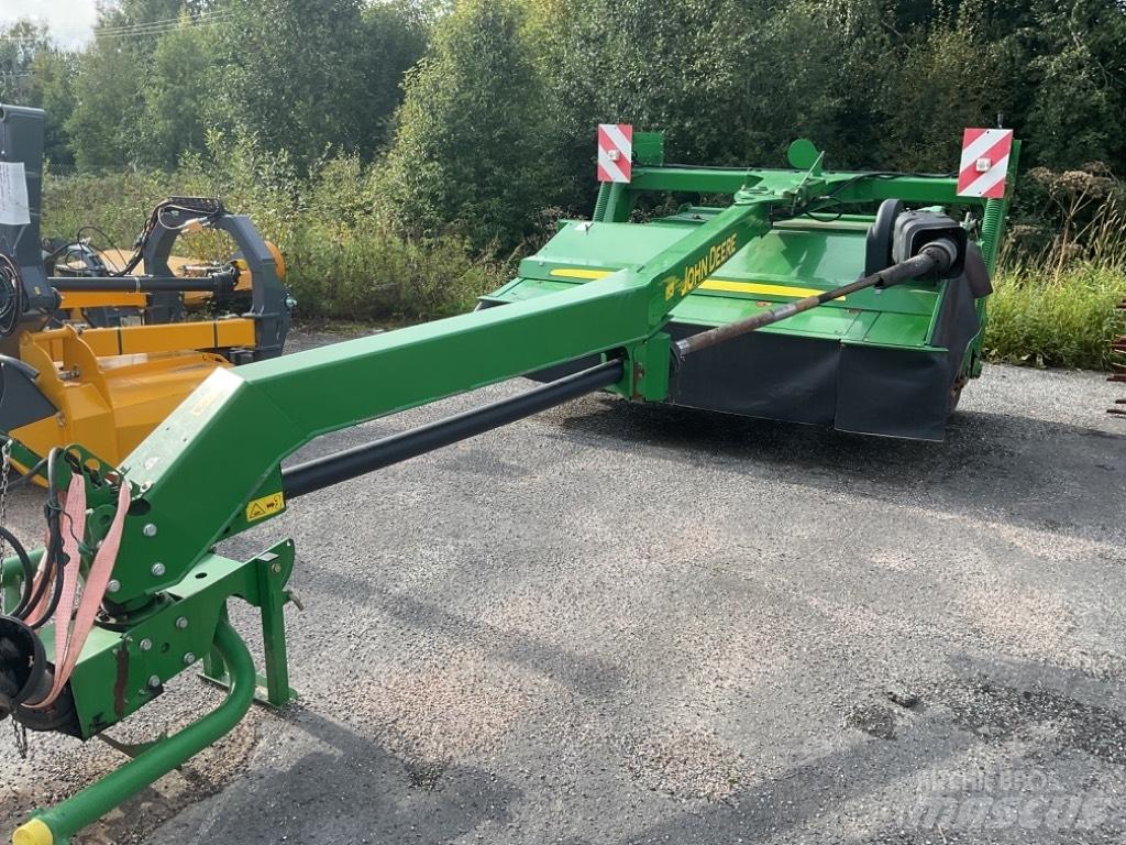 John Deere 530 Cositoare de iarba cu umidificator