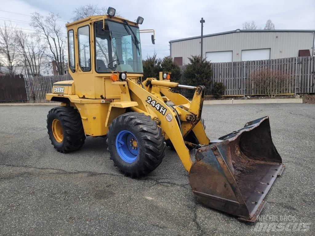 John Deere 244H Incarcator pe pneuri