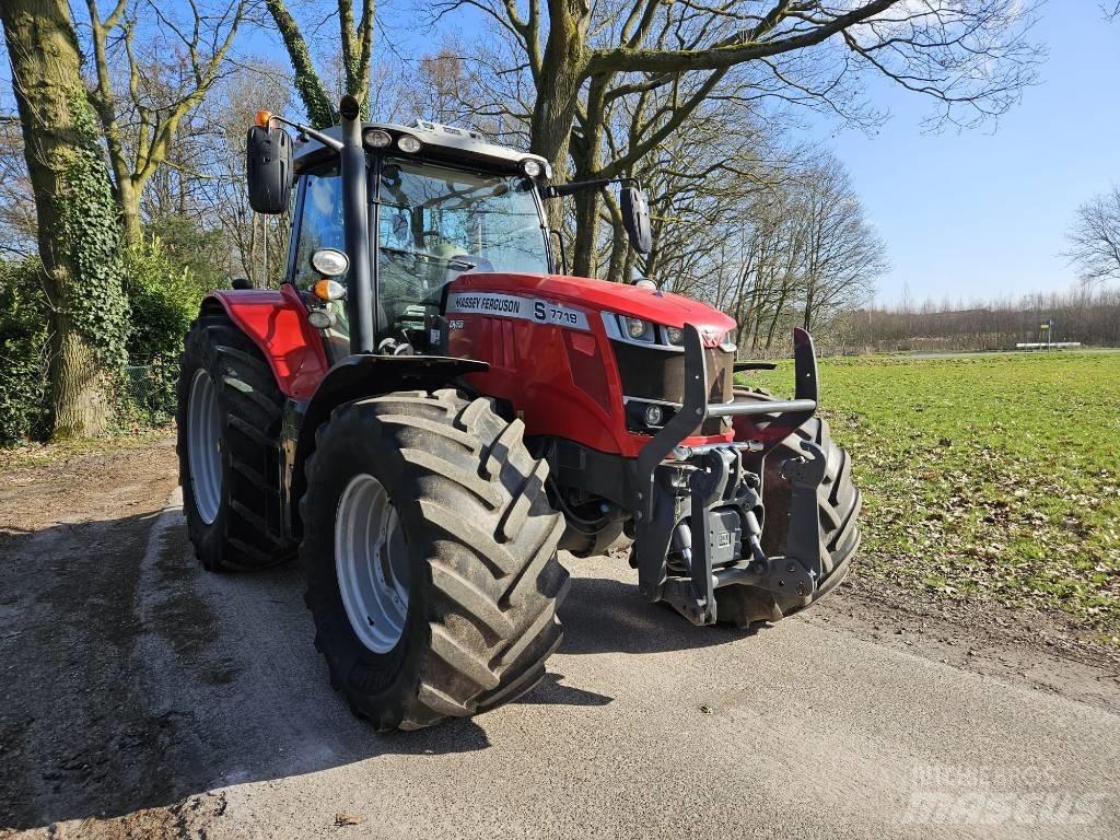 Massey Ferguson 7719 Tractoare