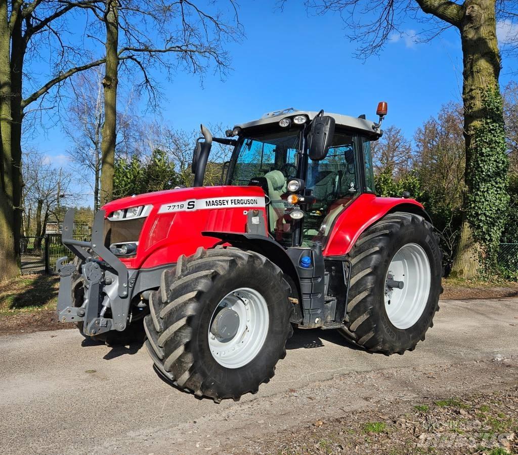 Massey Ferguson 7719 Tractoare