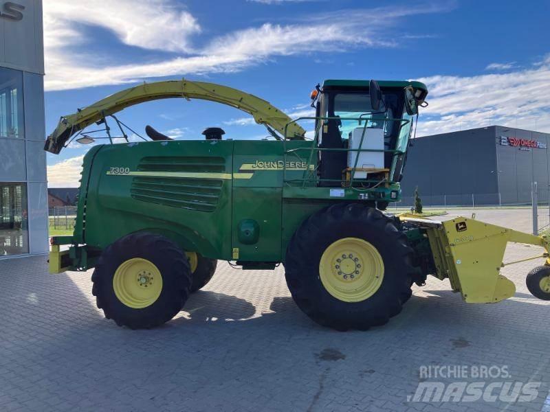 John Deere 7300 Forajere cu autopropulsare