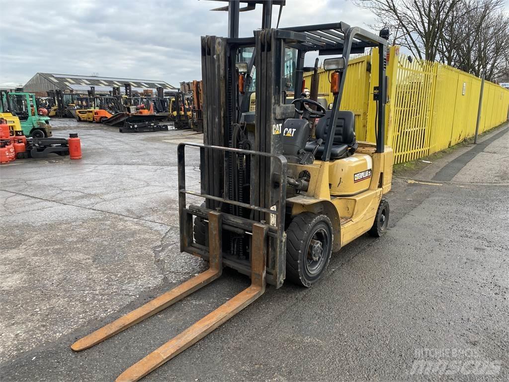 CAT DP25K Stivuitor diesel