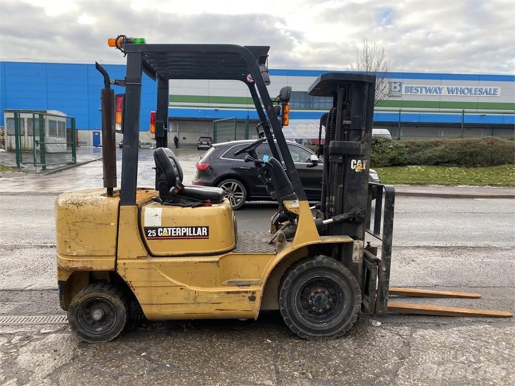 CAT DP25K Stivuitor diesel