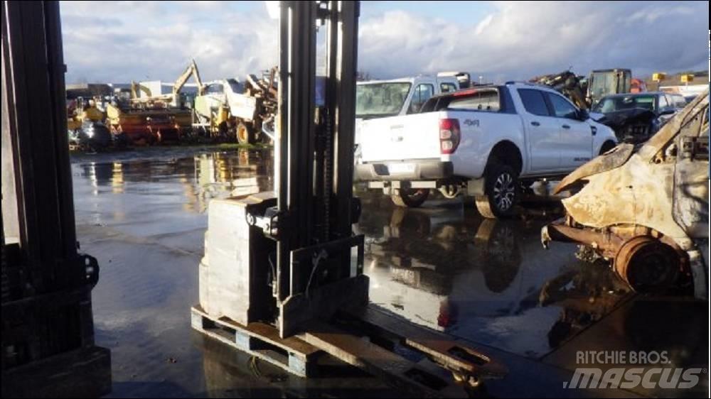 CAT NSP16N2 Transpaleta manuala