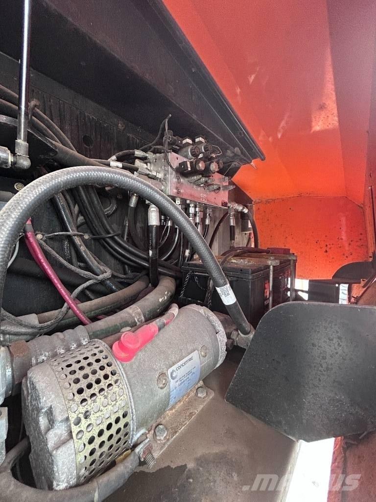 JLG 1500 SJ Nacele cu brat telescopic