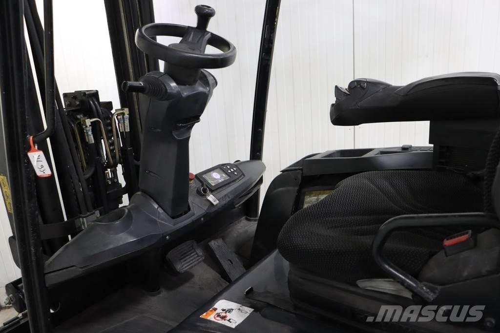 CAT EP35N Stivuitor electric