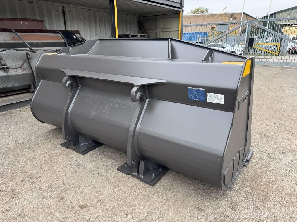 Volvo 2.6m GP Bucket Pistoane