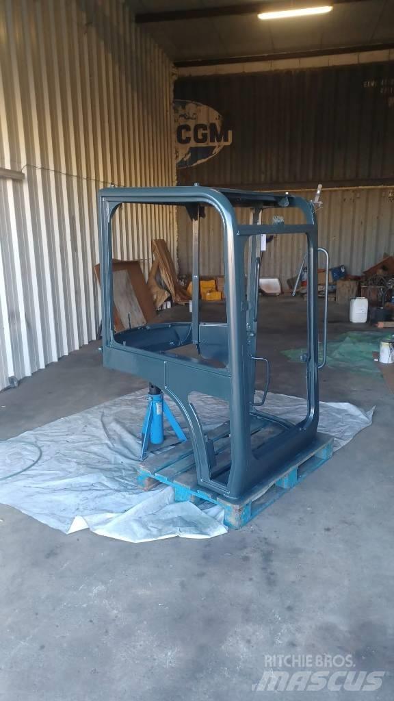 Yanmar Vio 45 Cabine si interior