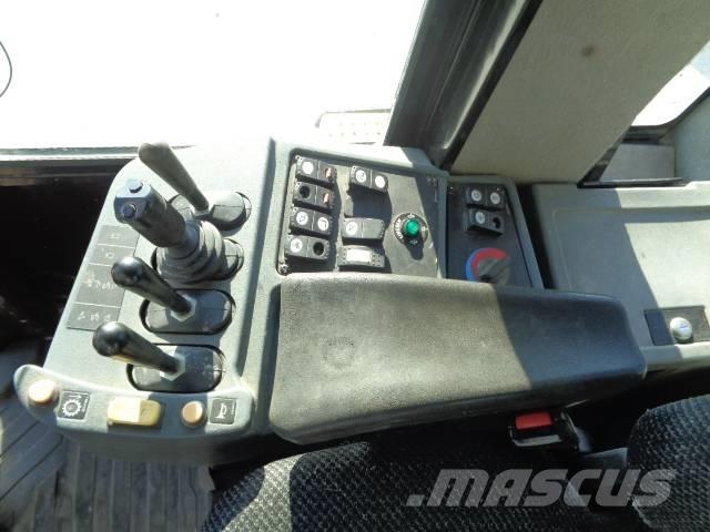 CAT IT 38 H Incarcator pe pneuri