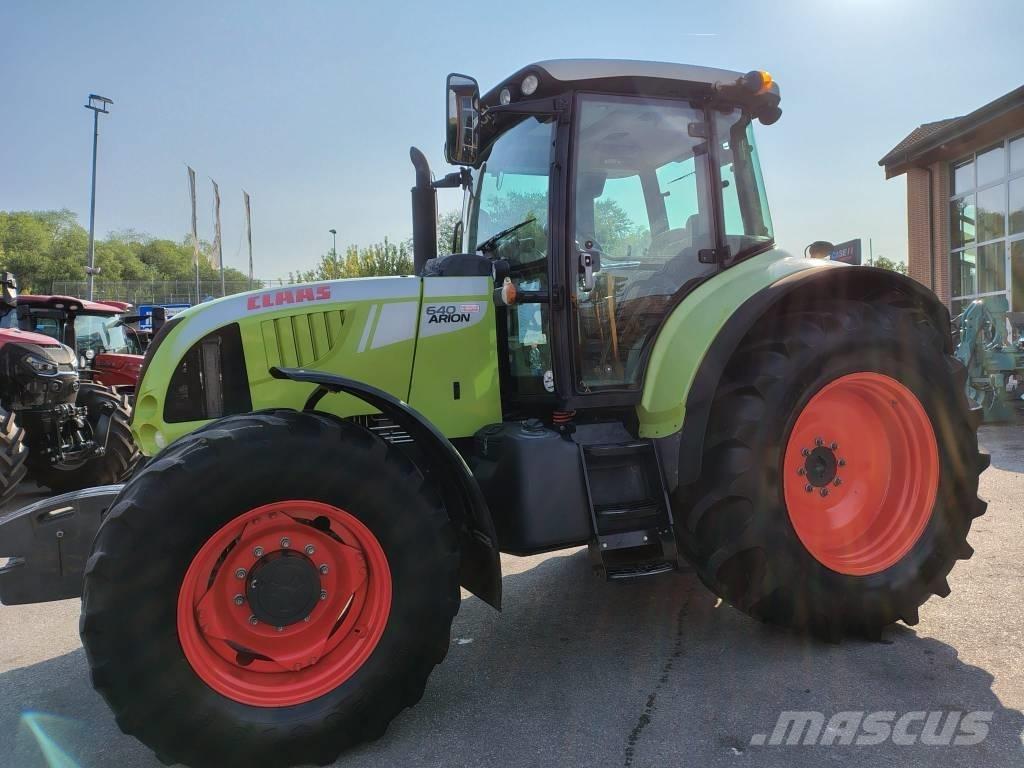 CLAAS Arion 640 Tractoare