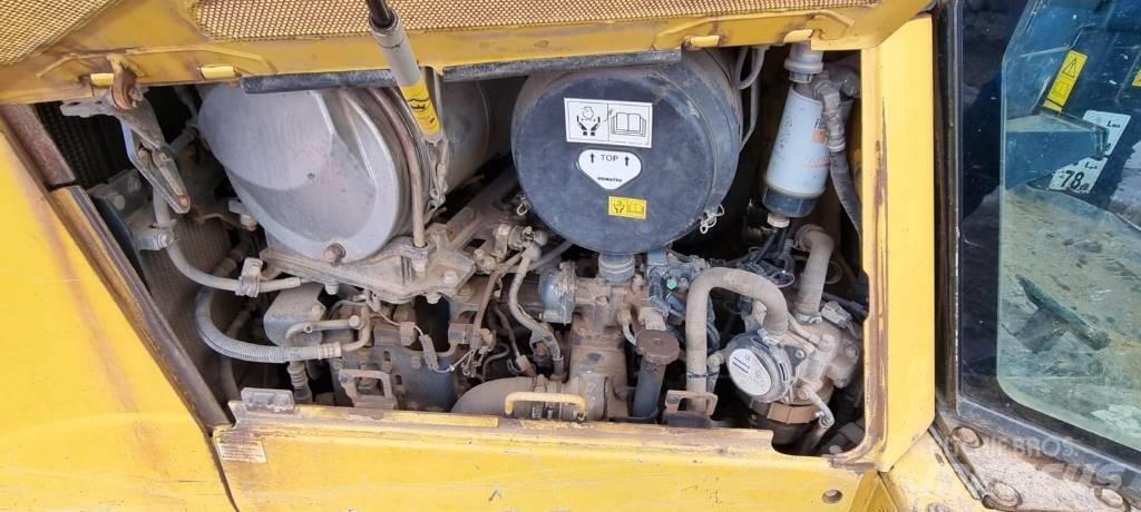 Komatsu D 65 PX-17 Buldozere pe senile