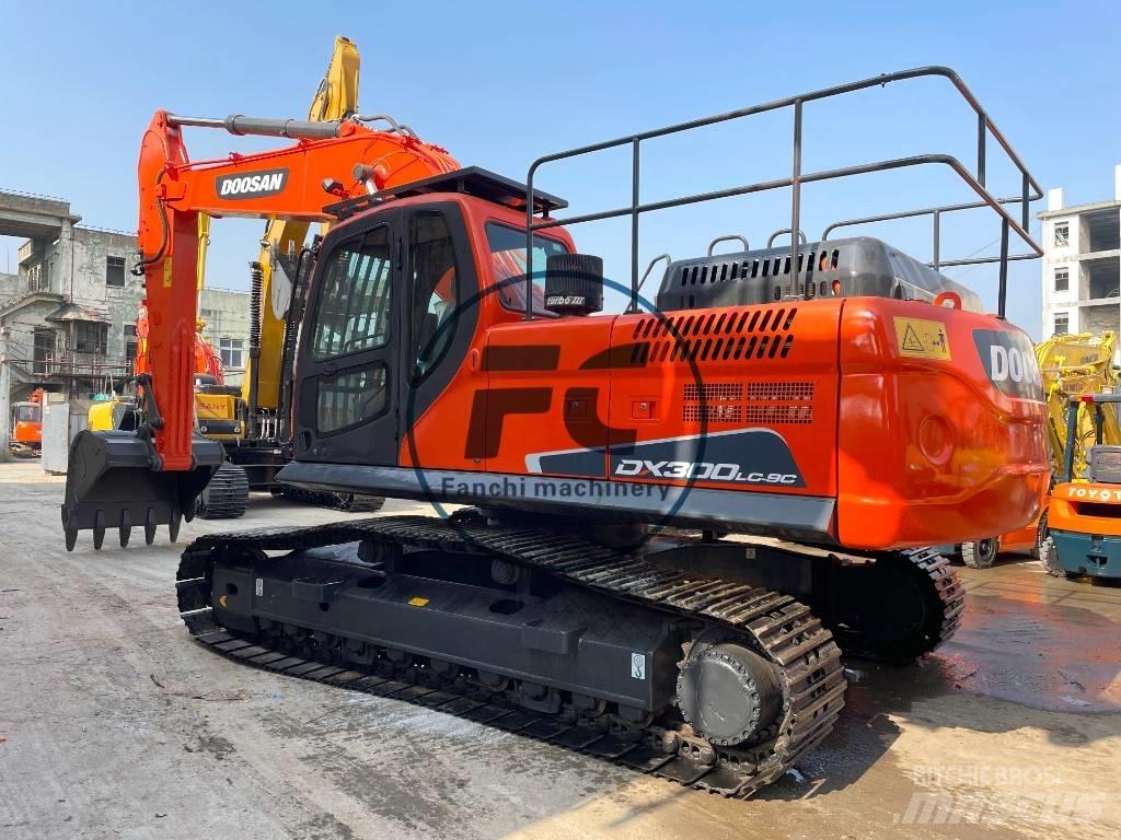 Doosan DX 300 Excavatoare pe șenile
