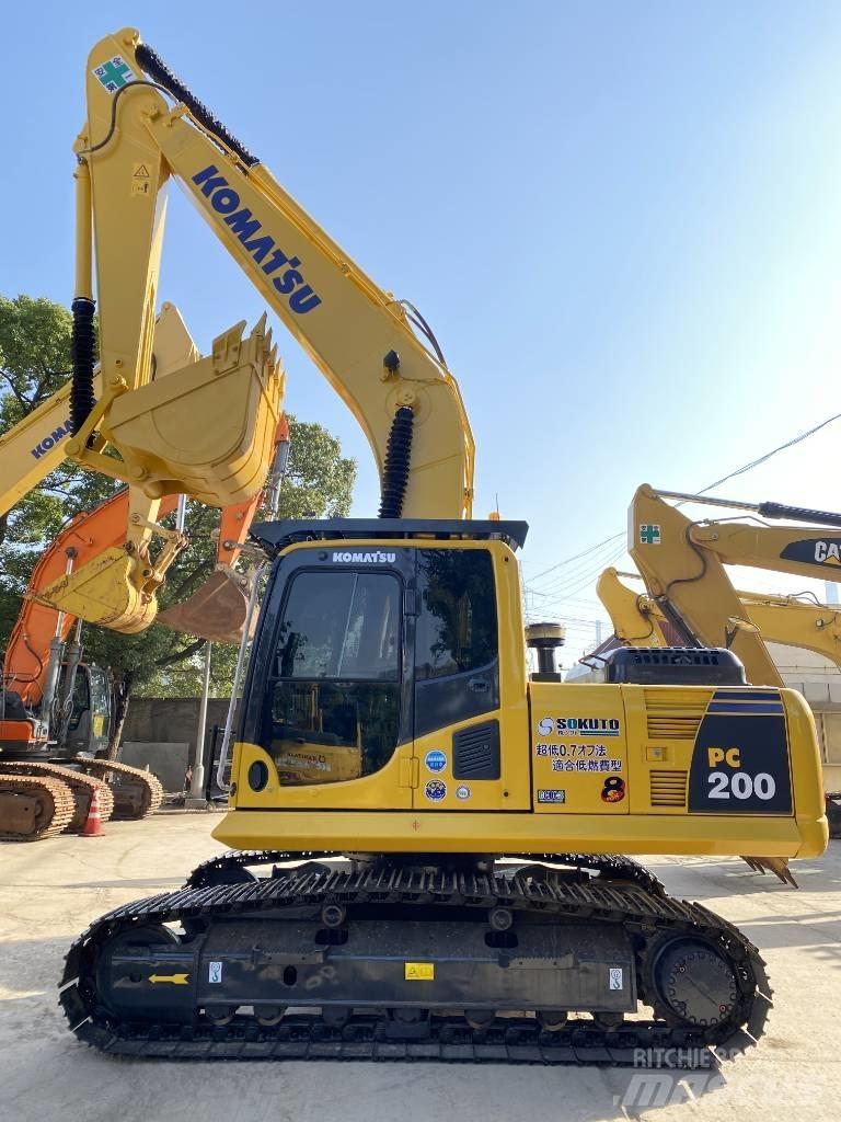 Komatsu PC200 Excavatoare pe șenile
