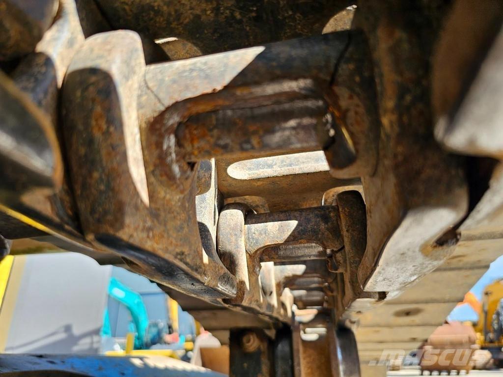 Kobelco SK210LC-9 Excavatoare pe șenile
