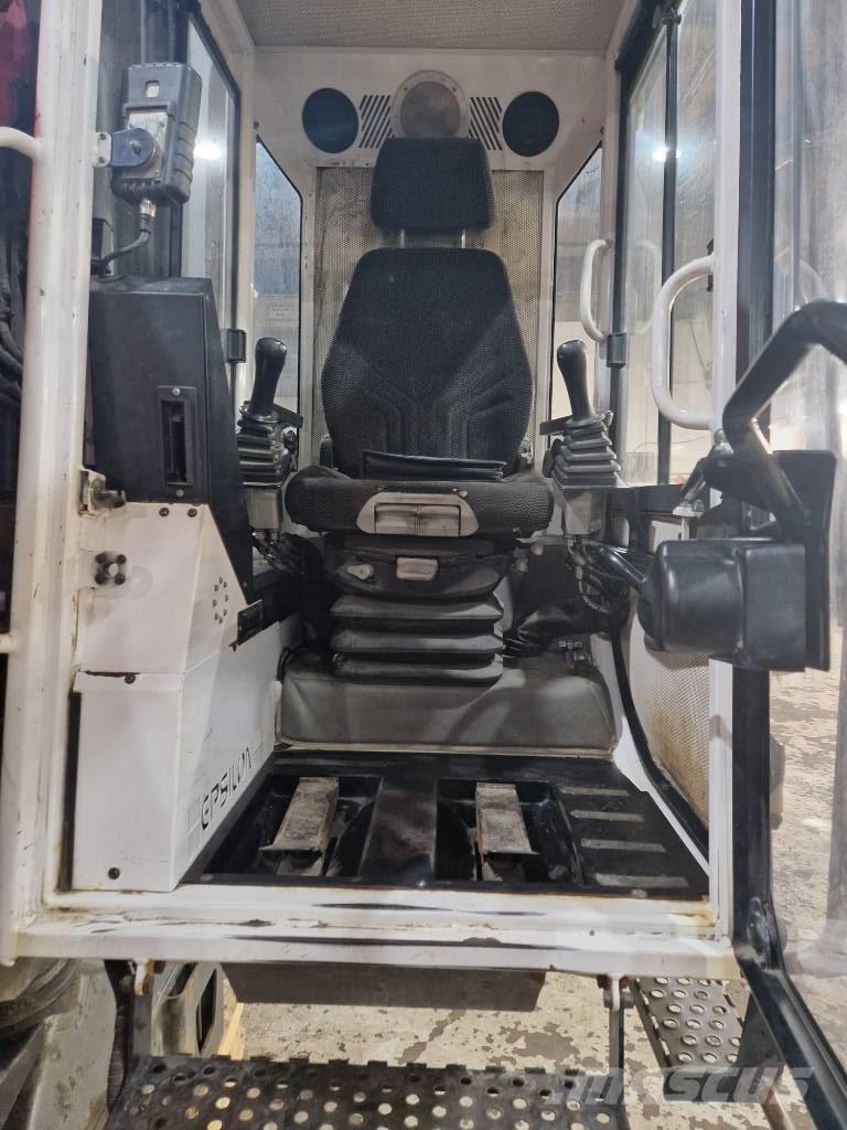 Epsilon M 12 L 97 Macarale forestiere