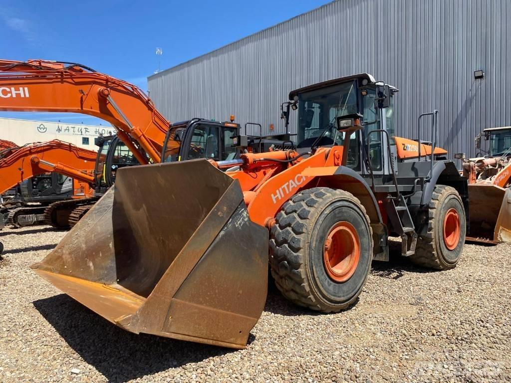 Hitachi ZW 250 Incarcator pe pneuri