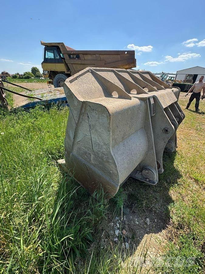 CAT 973C Pistoane