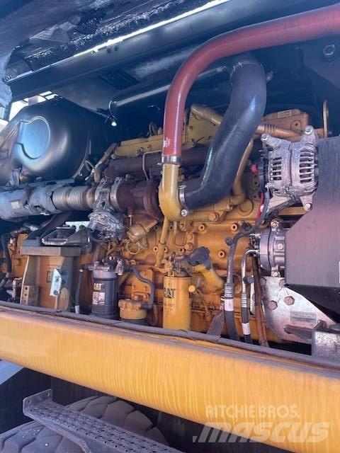 CAT M3026 MH Echipament de sortare