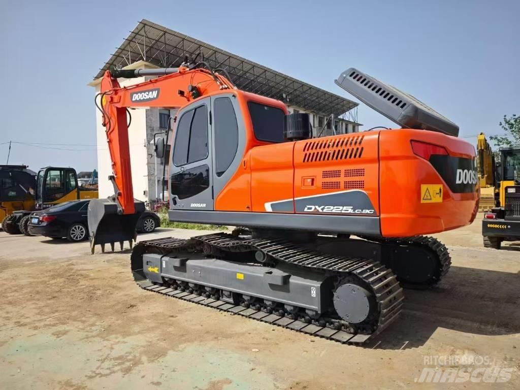 Doosan DX 225 LC Excavatoare pe șenile
