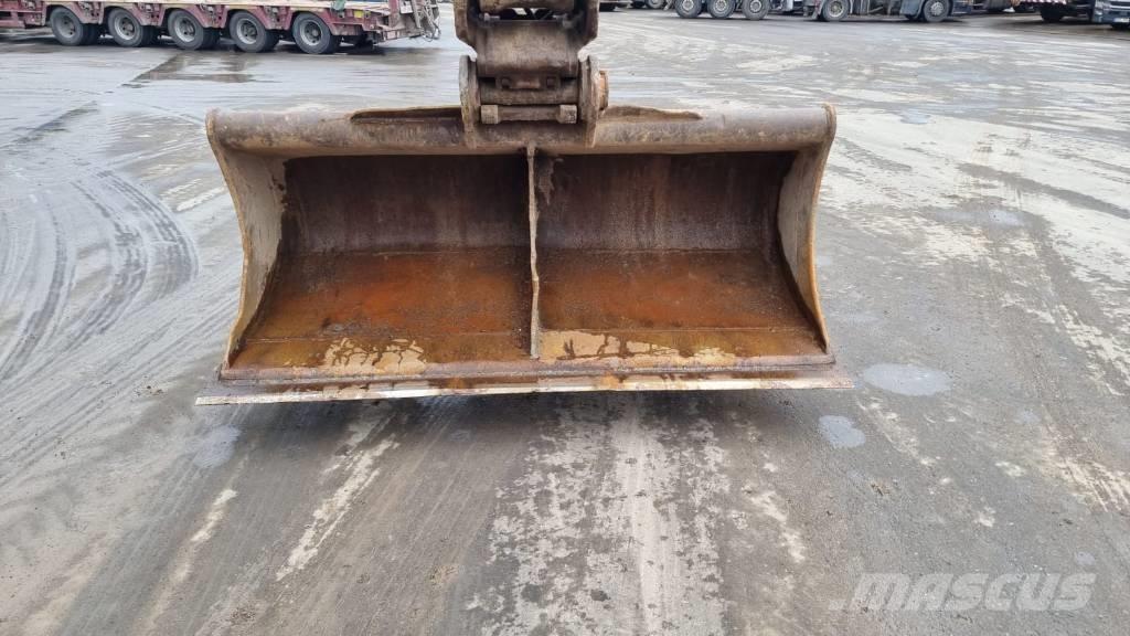 JCB 220 XL Excavatoare pe șenile

