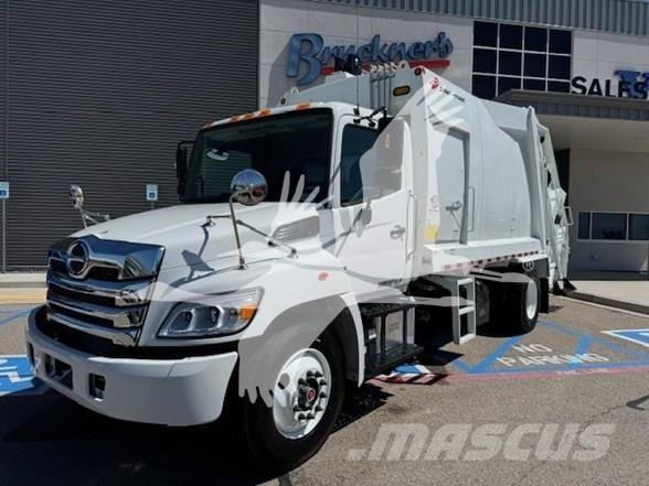 Hino L7 Camion de deseuri