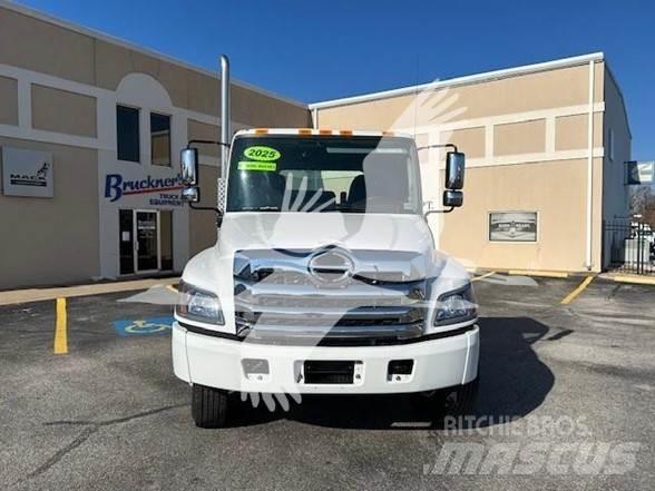 Hino L7 Camion cabina sasiu