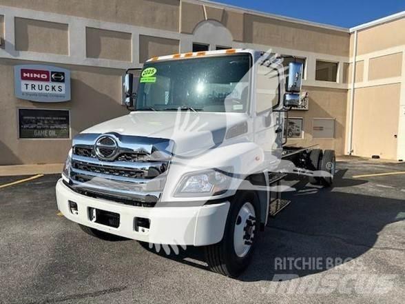 Hino L7 Camion cabina sasiu