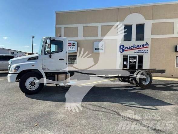Hino L7 Camion cabina sasiu
