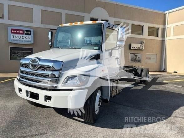 Hino L7 Camion cabina sasiu