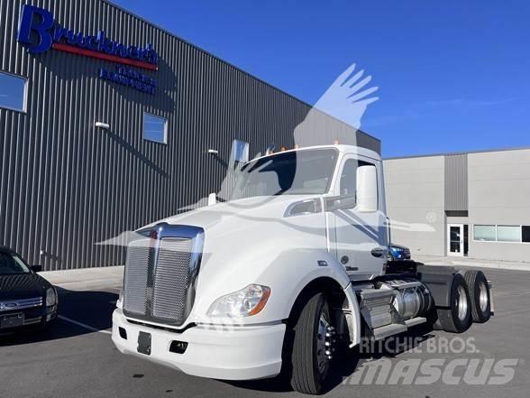 Kenworth T680 Autotractoare